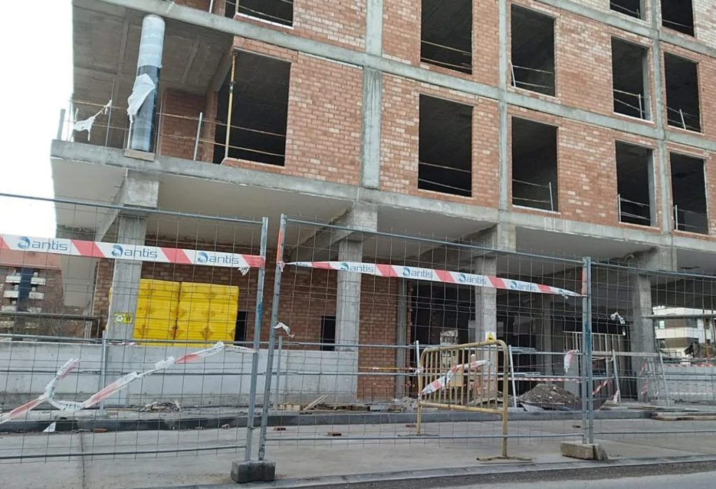 Ancheta spaniolă susține că tânărul român s-a aruncat voluntar de la înălțime