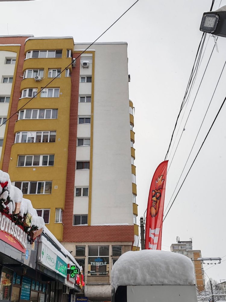 Riveranii solicită intervenție pentru țurțuri periculoase pe Bulevardul Traian din Baia Mare