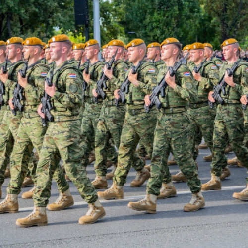 Croația reintroduce serviciul militar obligatoriu pentru tinerii absolvenți de liceu