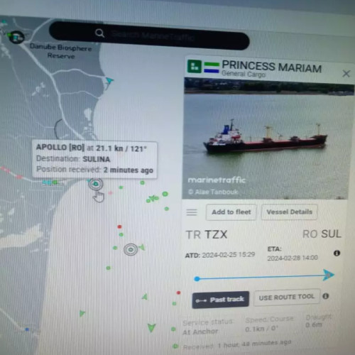 Incendiu pe o navă, marinarii au refuzat să părăsească bordul".