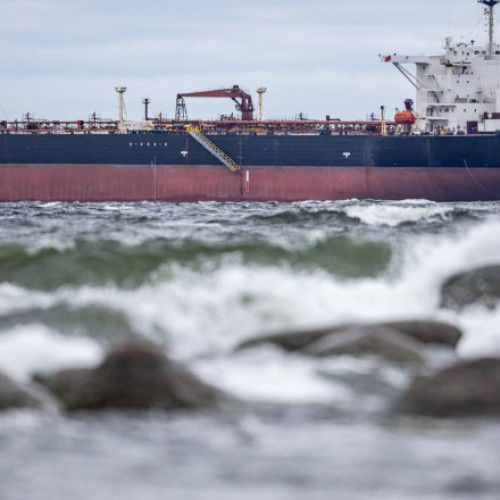 Soldații britanici de elită pregătesc raiduri asupra petrolierele ilegale rusești