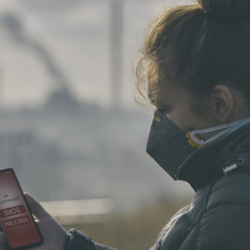 Valul de ger și traficul agravează poluarea aerului în marile orașe din România