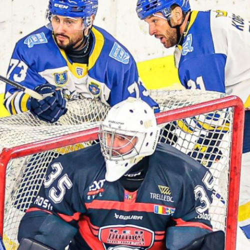 Corona Brașov Wolves și Hockey Klub Gheorgheni conduc play-off-ul Campionatului Național de hochei