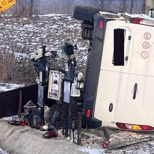 Două mașini s-au ciocnit pe drumul european E58 în Bălușeni