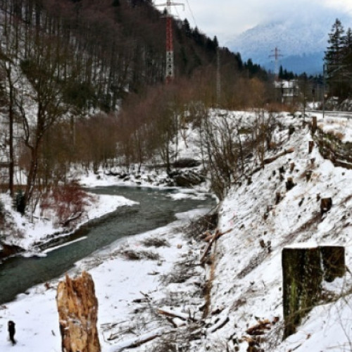 Consiliul Județean Prahova investighează riscuri de instabilitate la centura ocolitoare Bușteni-Azuga