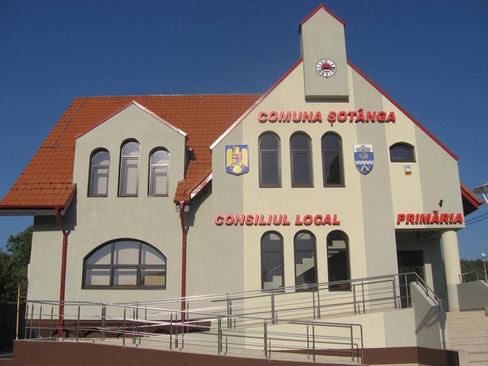 Comuna Șotânga primește fonduri pentru înființarea unui centru de colectare voluntară a deșeurilor