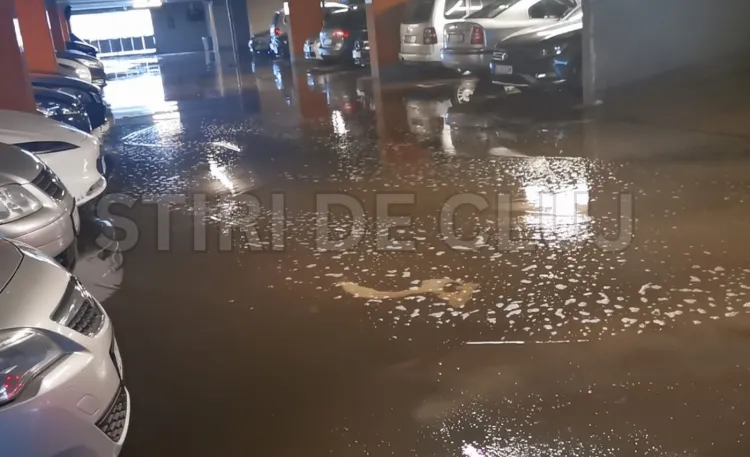 Clujenii semnalează probleme cu inundațiile în parcările Primăriei Cluj-Napoca