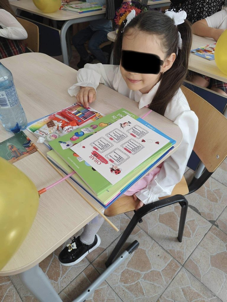 Familia unei fetițe de 8 ani din Târgu Jiu acuză spitalele de neglijență și organizează protest