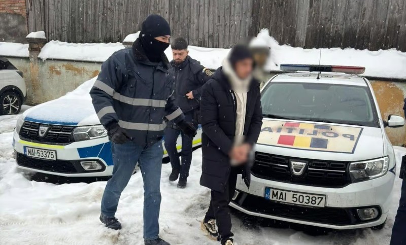 Tânărul din Botoșani care a furat bani și țigări, arestat pentru 30 de zile