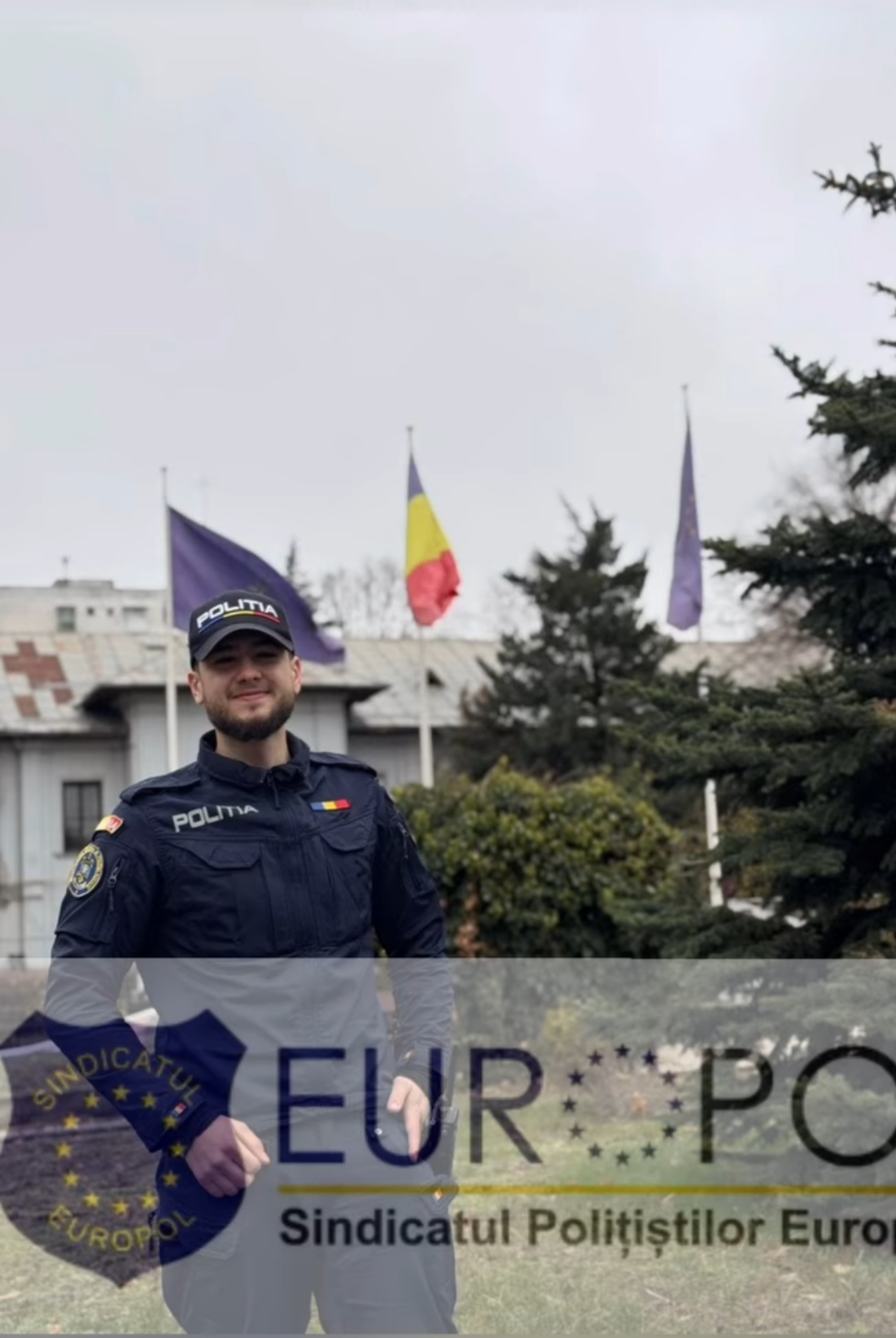 Polițist din Gorj salvează o bătrână dintr-o casă cuprinsă de flăcări