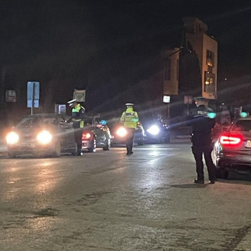 Șofer opozit întrerupt cu armă în Suceava, oprit de poliție - reținut pentru circulația fără permis