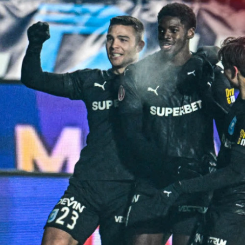 Universitatea Craiova învinge clar Petrolul Ploiești și revine pe primul loc în Superligă