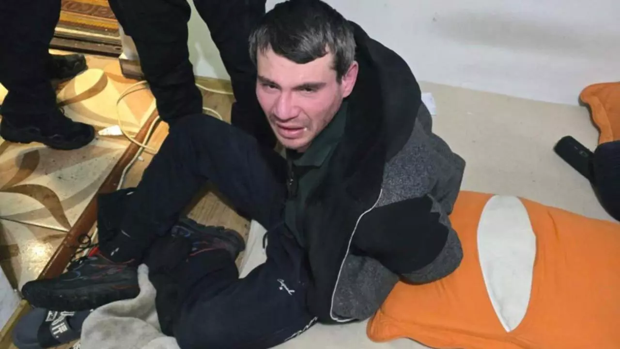 Femeie atacată cu un obiect tăietor în liftul unui bloc din București