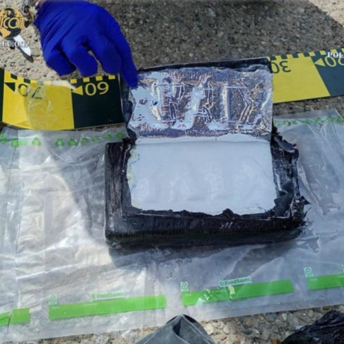 Un tânăr din Craiova prins cu droguri de mare risc în București