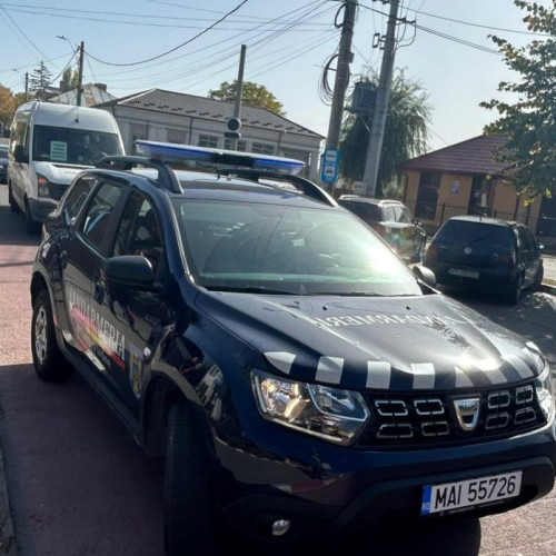 Bărbat în vârstă de 46 de ani amenință că se taie, jandarmii intervin pe bulevardul Unirii din Focșani