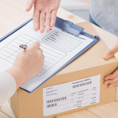 România şi Italia introduc taxe noi pentru coletele online de valoare mică din afara UE