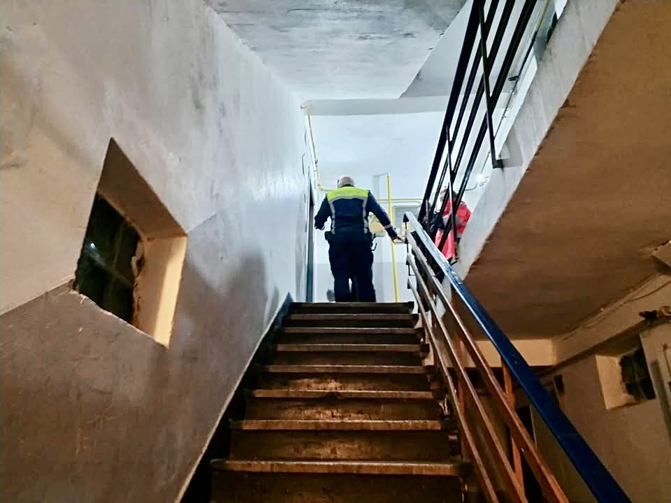 Poliția Locală Pitești aplică amenzi pentru construcții ilegale și depozitarea obiectelor în spații comune