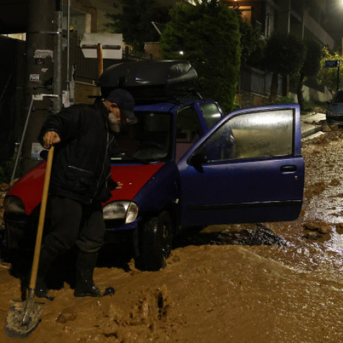 Două persoane au murit după inundațiile produse de ploile torențiale în Grecia