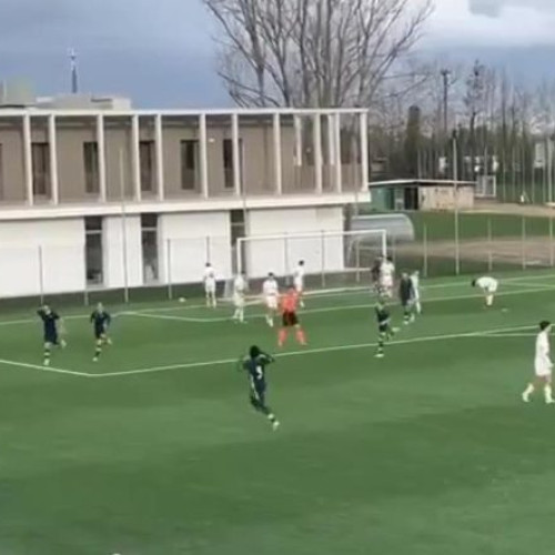 Tânărul Darius Băncilă din Focșani, marcator pentru juniorii echipei Hellas Verona - Fotografie și Video