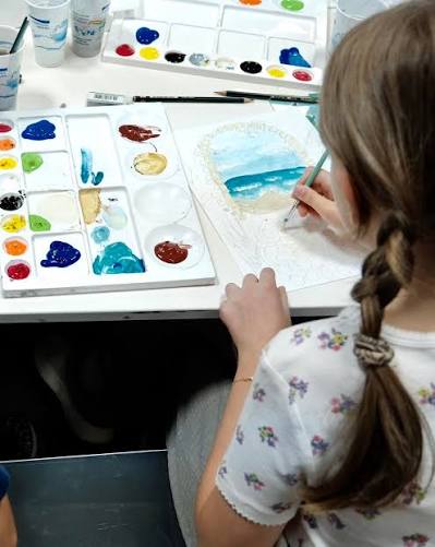 Primăria Municipiului Motru organizează Salonul de Pictură „ARTE MICI” pentru copii și tineri artiști