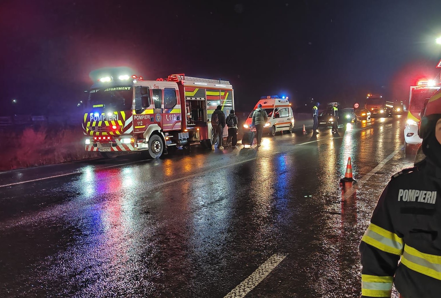 Poliția investighează accident grav pe DE583 cu un rănit și vehicule răsturnate