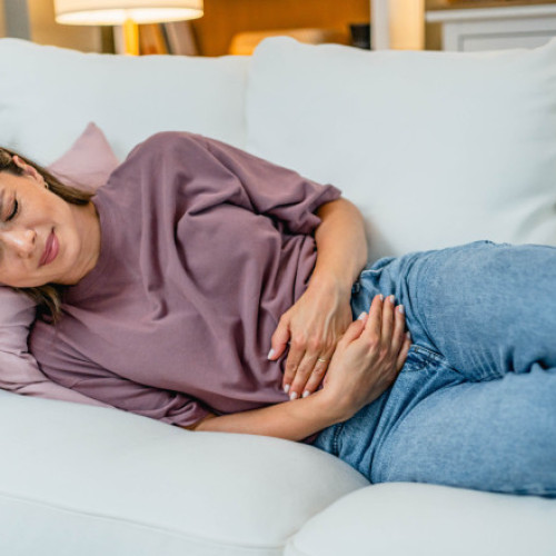 Senatul acordă o zi liberă plătită lunar femeilor cu endometrioză