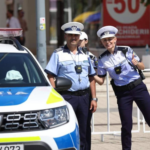 Peste 400 de elevi din Dâmbovița au beneficiat de activități informative-preventive susținute de polițiști