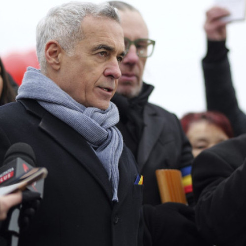 Călin Georgescu a depus o coroană de flori la Monumentul Ostaşului Necunoscut din Bucureşti