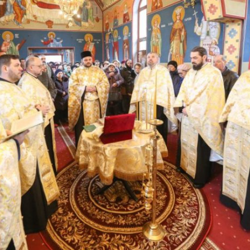 Știre: "Moaștele Sfântului Pantelimon, vizitate de cadrele medicale și credincioși din comuna Dumbrăveni