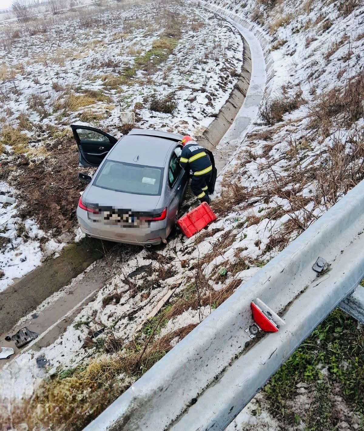 O tânără a ieșit în șanț pe E70, între Alexandria și București
