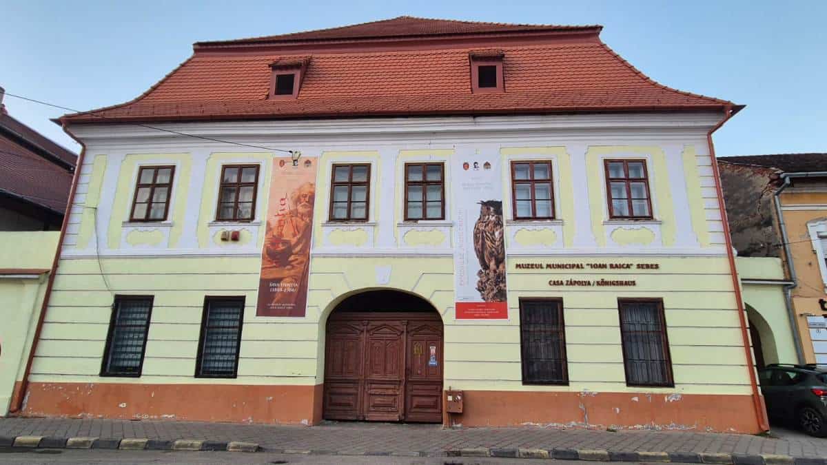 Muzeul „Ioan Raica” Sebeș expune pictura Turnul Studentului de Iosif Vasile Gaidoș