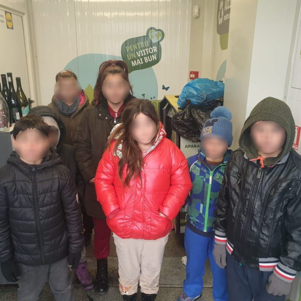 Poliția locală investighează un incident de intimidare asupra unui copil în parcarea unui supermarket