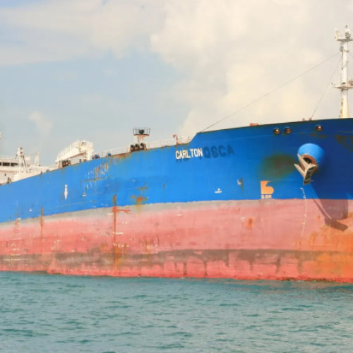 Petrolierul Grinch este escortat de marina franceză spre portul Marsilia