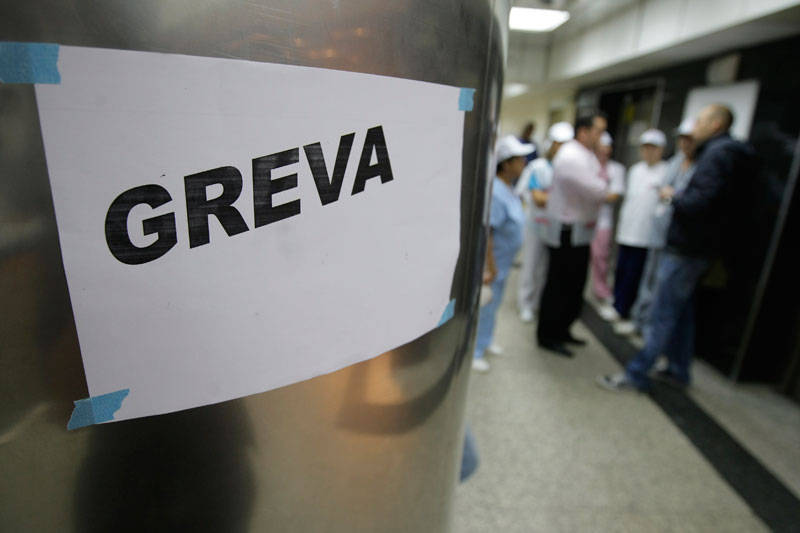 Profesorii și personalul medical anunță greve pentru lunile următoare