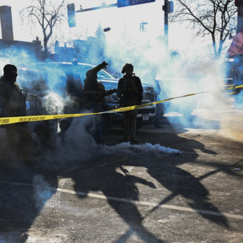 Martori susțin că asistentul medical împușcat în Minneapolis nu purta armă