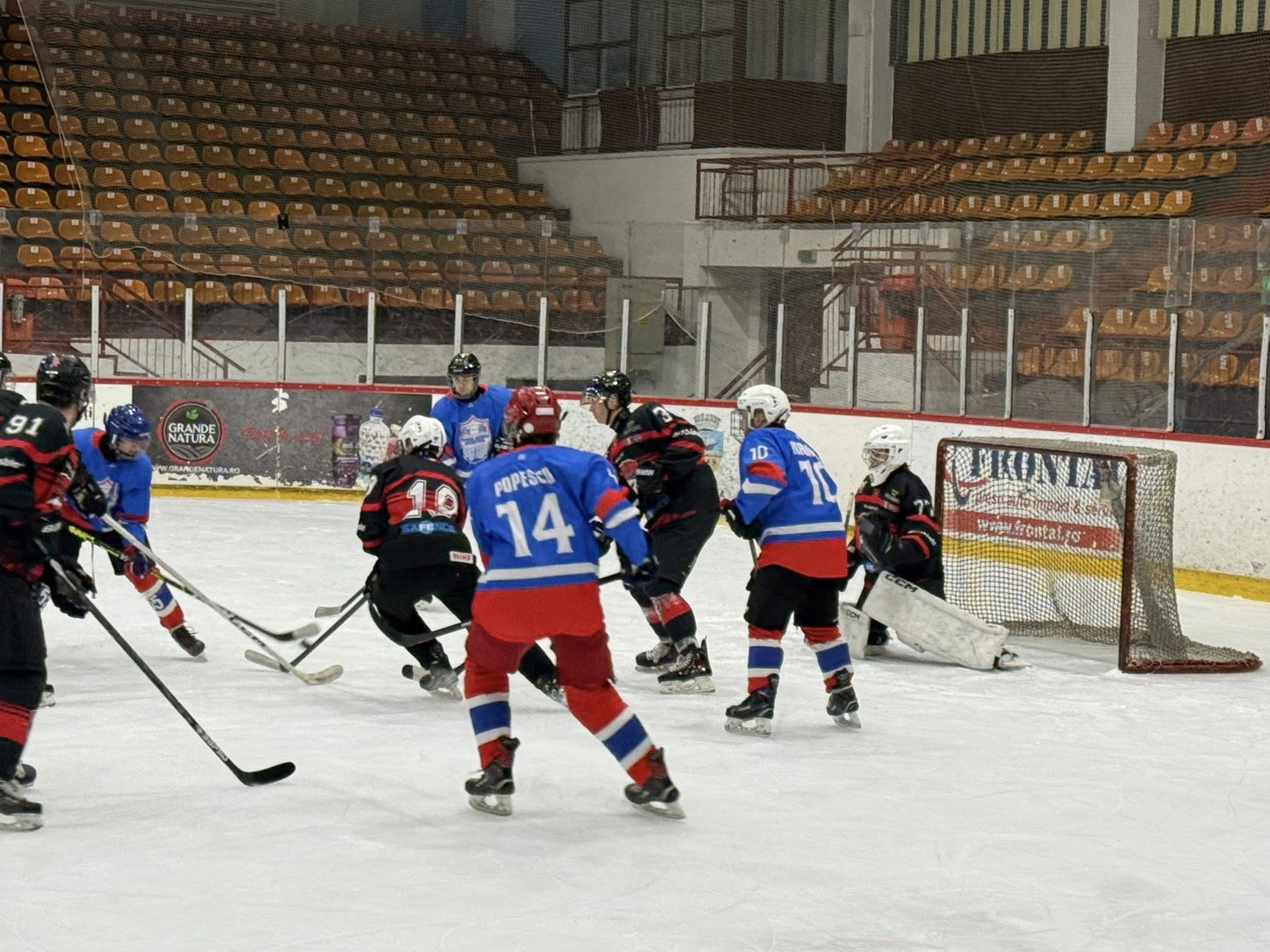 CSM Galaţi domină Sportul Studenţesc la hochei și câștigă clar în handbal