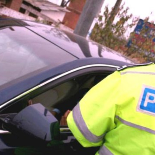 Tânăr din Marginea, prins la volanul unei mașini furate de la fratele său. Fără permis, a fost surprins la un control de rutină.