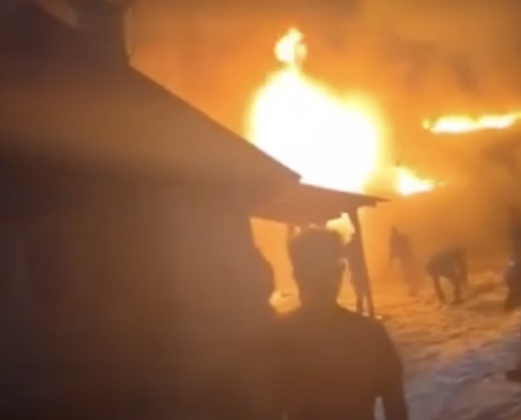 Incendiu puternic într-o locuință din Coltău, Maramureș, stins de pompieri