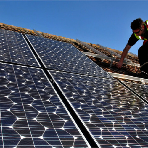 Marea Britanie extinde casele cu facturi zero prin tehnologii verzi