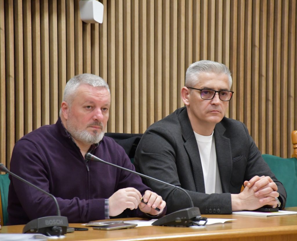 Întâlnire crucială pentru transportul elevilor la Consiliul Județean Argeș