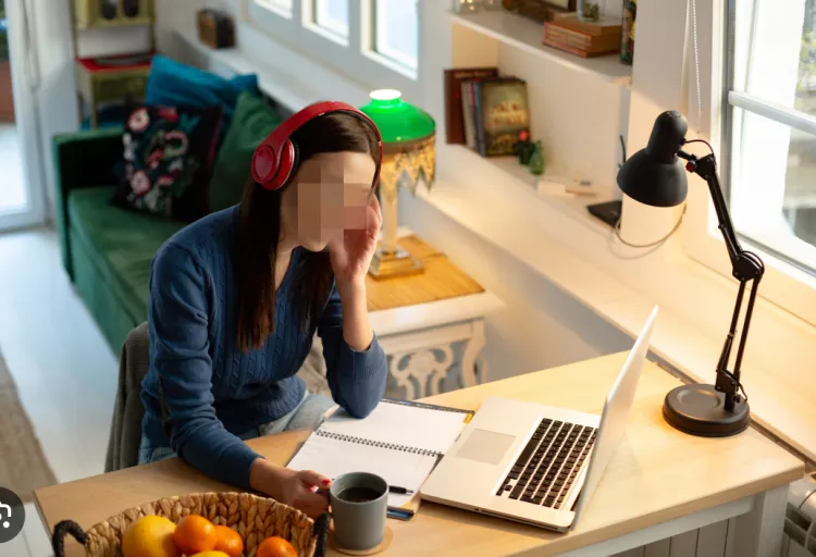 Tânăra IT-istă împărtășește provocările muncii remote și lipsa de motivație