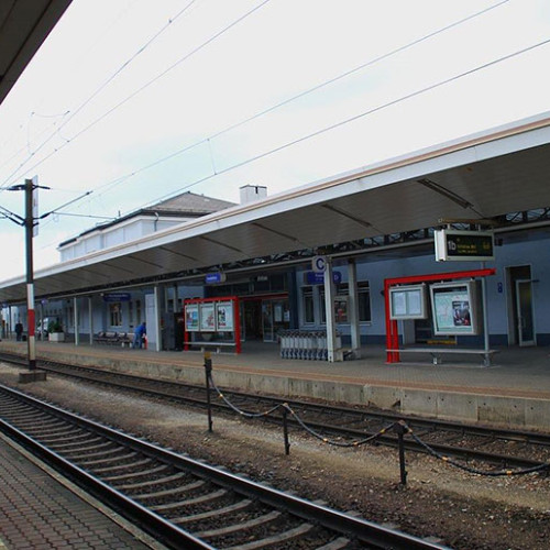 Incident violent la gara St. Valentin din Austria: un bărbat a încercat să fure un tren