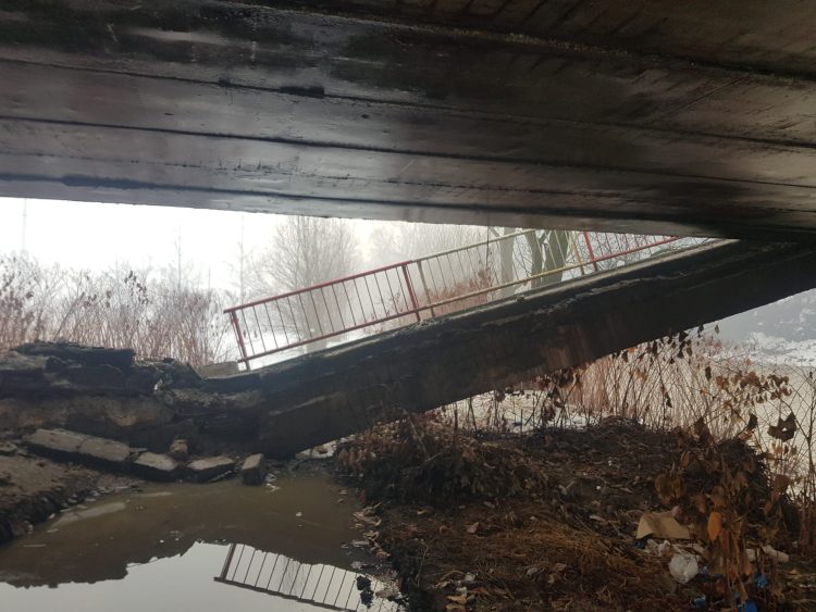 Circulația pe DJ188 este închisă din cauza prăbușirii unui pod