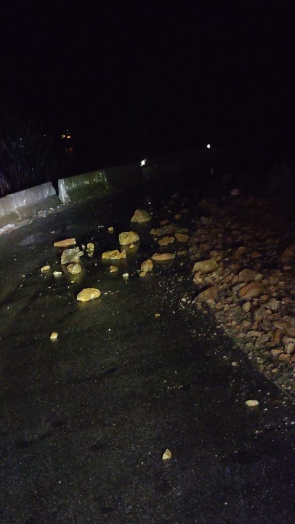 Risc major de căderi de pietre pe drumurile montane, avertizează specialiștii