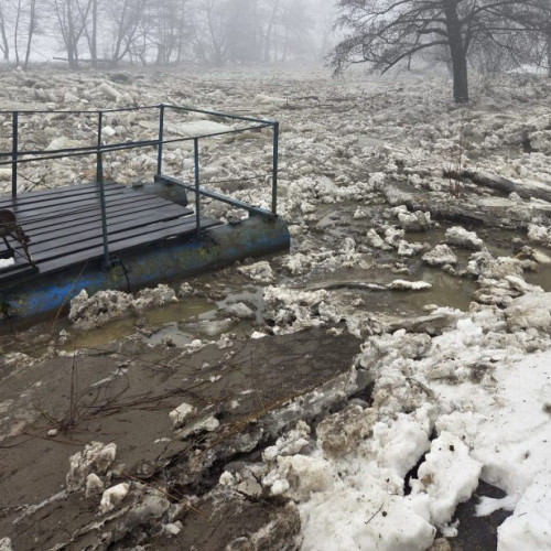 Intervenții pe râul Lăpuș pentru combaterea zăporului în Maramureș