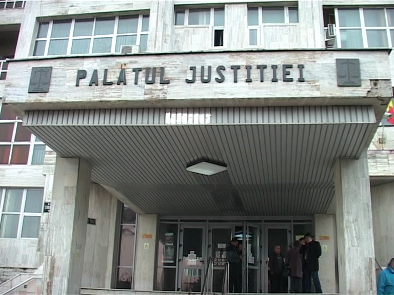 Un gorjean scapă de condamnare pentru falsificarea documentelor