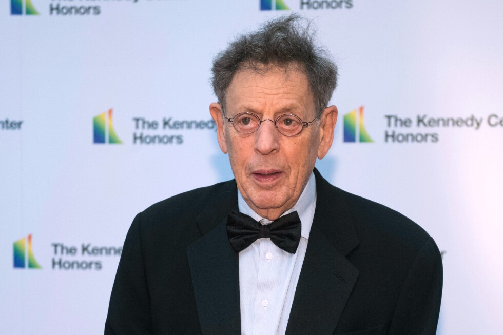 Philip Glass anulează premiera simfoniei la Kennedy Center ca protest față de conducerea lui Trump