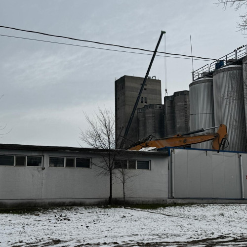 Bockhold demolează construcții la fostea fabrică de bere din Galați