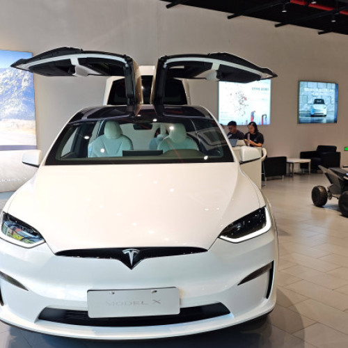 Elon Musk anunță închiderea producției modelelor S și X la Tesla