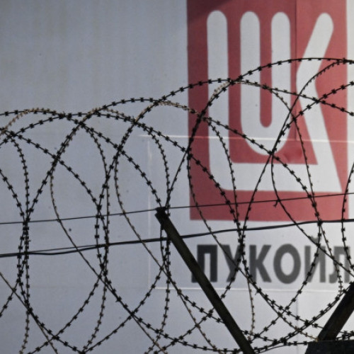 Lukoil vinde active externe de 22 de miliarde de dolari către Carlyle Group